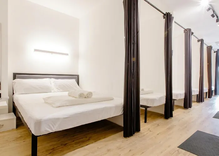 Radzone Hostel Singapore
